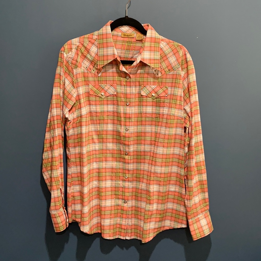 Wrangler button down long sleeve blouse